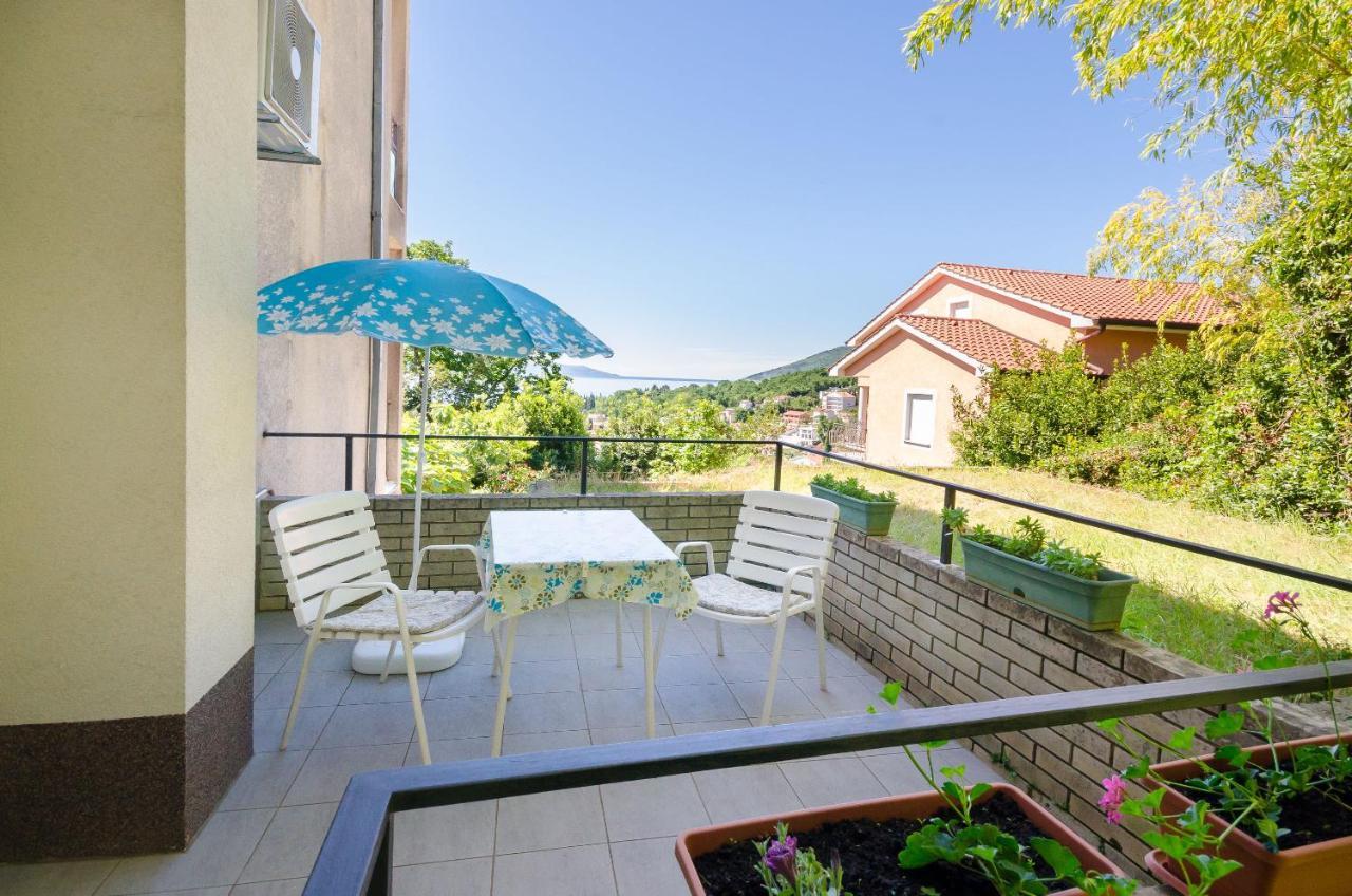 Apartments Mladen Jelica Ičići Eksteriør bilde