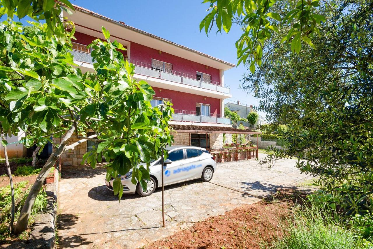 Apartments Mladen Jelica Ičići Eksteriør bilde